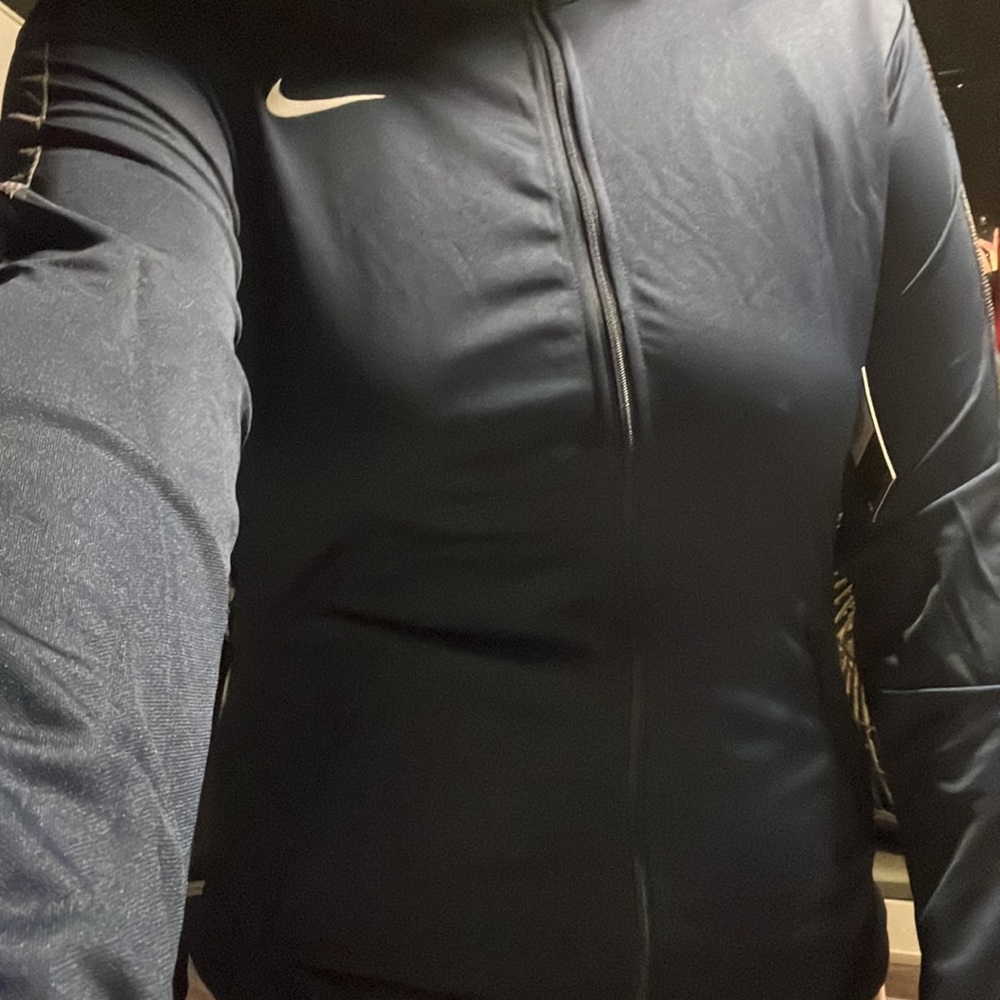 Nike women’s track jacket - Picture 3 of 5